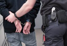 Podgoričanin osumnjičen da je uz prijetnje pokušao da iznudi više od 15.000 eura